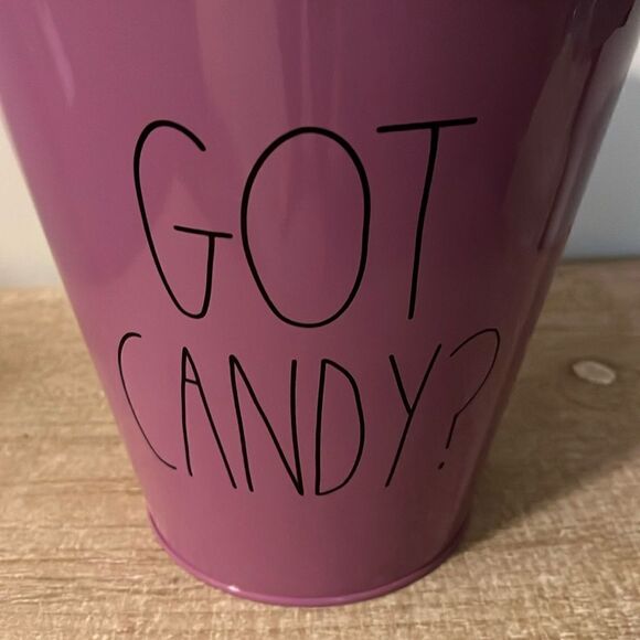 Rae Dunn “GOT CANDY?” NWT purple bucket - Picture 4 of 4